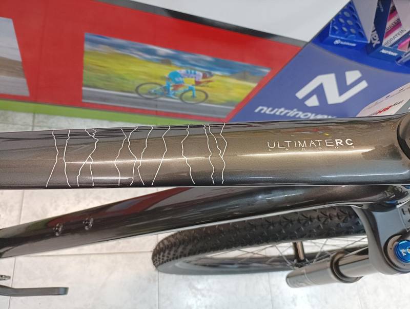 BH ULTIMATE 7.5 2024 NEGRO SILVER - Imagen 2